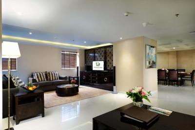 دیسوری اند کنونشن انکل هتل