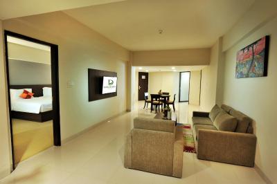 دیسوری اند کنونشن انکل هتل