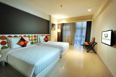 دیسوری اند کنونشن انکل هتل