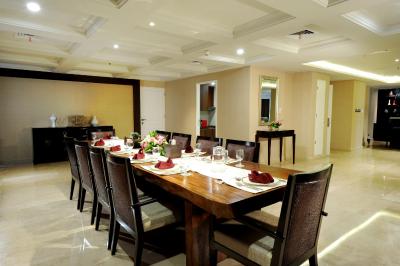 دیسوری اند کنونشن انکل هتل