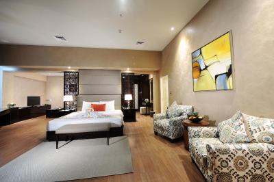 دیسوری اند کنونشن انکل هتل