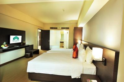 دیسوری اند کنونشن انکل هتل