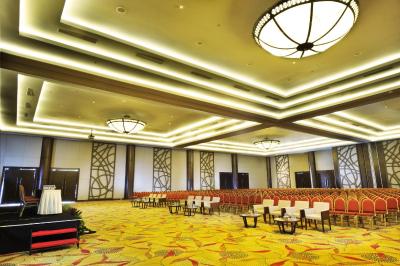 دیسوری اند کنونشن انکل هتل