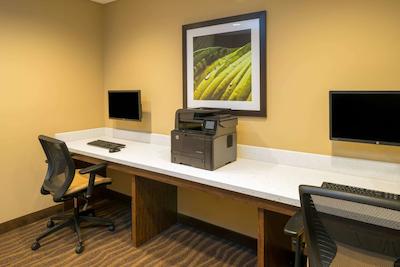 میکرتل این اند سویتز بای ویندهام رد دیر