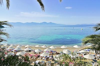 د گرند بلو اسکای اینترنیشنال