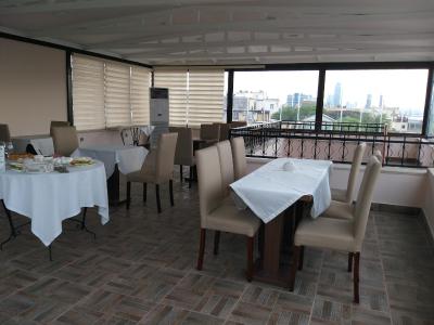 سیتی والز هتل