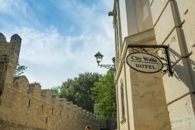 سیتی والز هتل