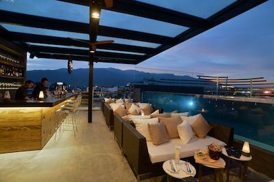 اکیرا مانر چیانگ مای