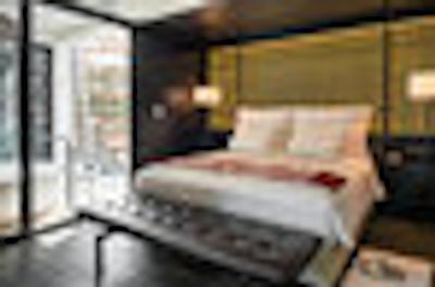 اکیرا مانر چیانگ مای