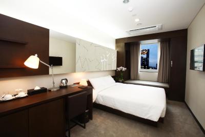 هتل اونتری جننو