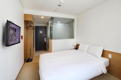 هتل اونتری جننو