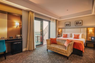 اورستارز دانوب بوداپست