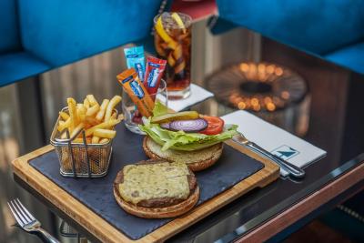 اورستارز دانوب بوداپست