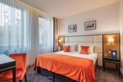 اورستارز دانوب بوداپست