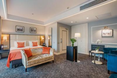 اورستارز دانوب بوداپست