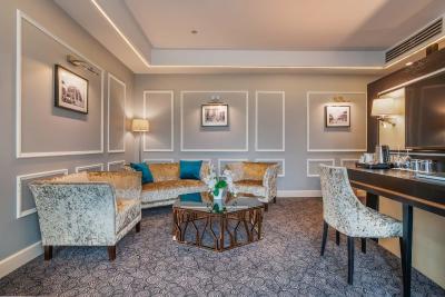 اورستارز دانوب بوداپست