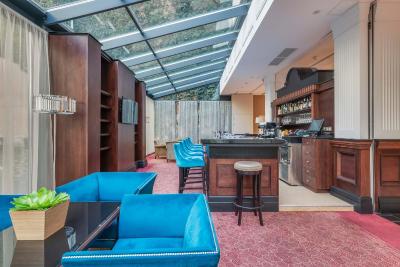 اورستارز دانوب بوداپست