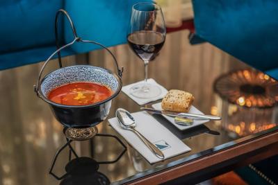 اورستارز دانوب بوداپست