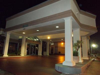 مانوسُن هتل هاتیسبورگ