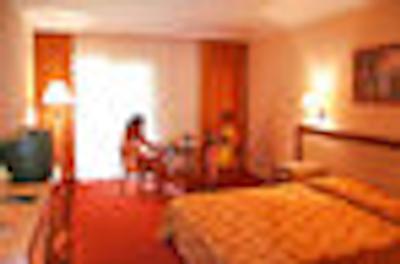 کوستور کلاب هالیدی ویلیج