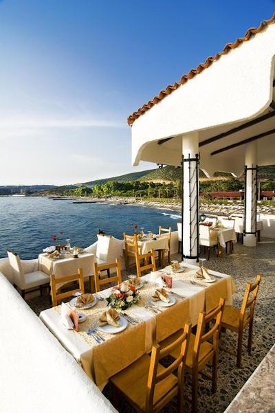 کوستور کلاب هالیدی ویلیج