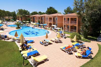 کوستور کلاب هالیدی ویلیج