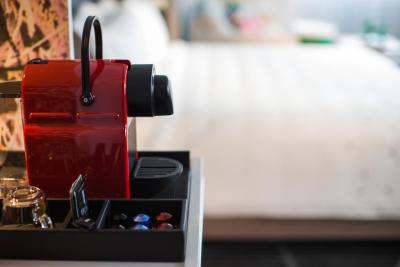 رنیسانس منتریل دونتون هتل