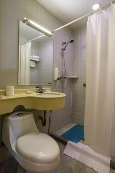 جینجیانگ این بیجینگ ییژوانگ اکونومیک اند تکنولوجیکال دولپمنت زون هتل