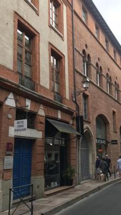 هتل کرویکس بارانن