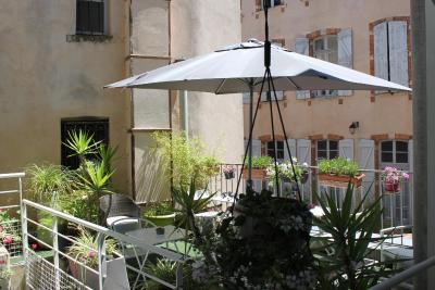 هتل کرویکس بارانن