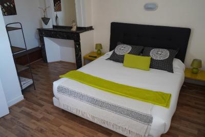 هتل کرویکس بارانن