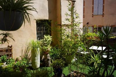 هتل کرویکس بارانن