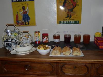 هتل کرویکس بارانن