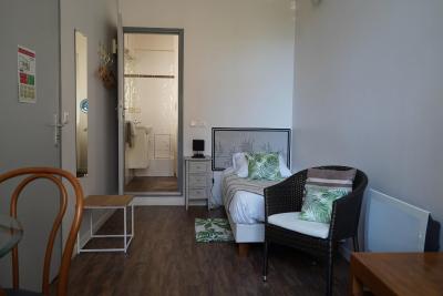 هتل کرویکس بارانن