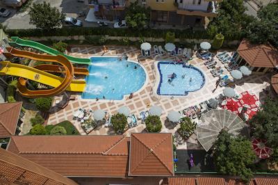 ویلا مون فلور اپارت اند سویتز