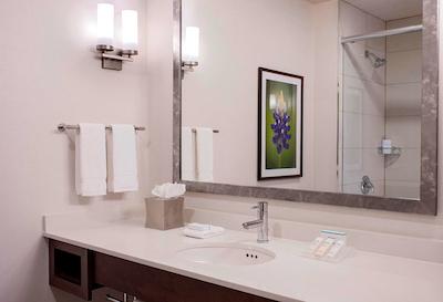 هیلتون گاردن این دونتون دالاز