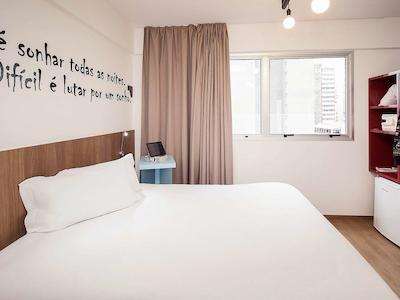 ایبیز استیلز بلو هریزنت میناسنترو هتل