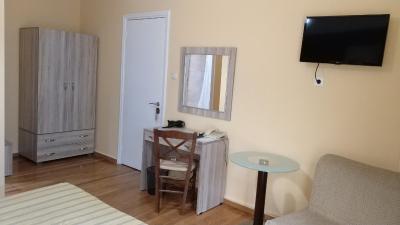 آمبروسیا سوئیتس