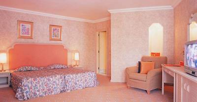 الگنس هتلز اینترنشنال مارماریس