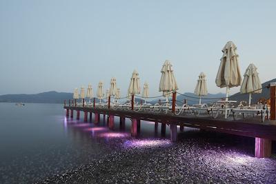 امر اند امر بیچ