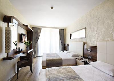 امر اند امر بیچ