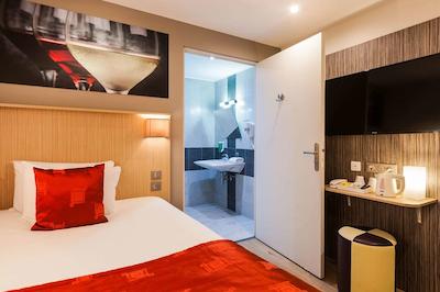 کمفرت هتل اُرلینز اُلیوت پروینسز