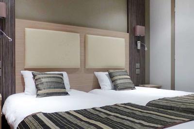 کمفرت هتل اُرلینز اُلیوت پروینسز