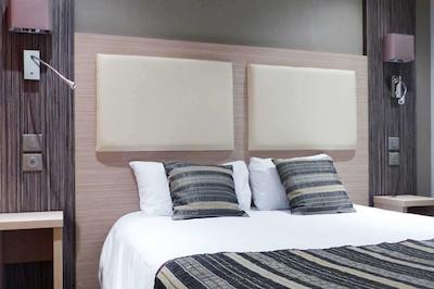 کمفرت هتل اُرلینز اُلیوت پروینسز