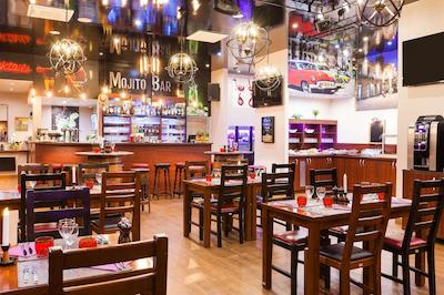 کمفرت هتل اُرلینز اُلیوت پروینسز