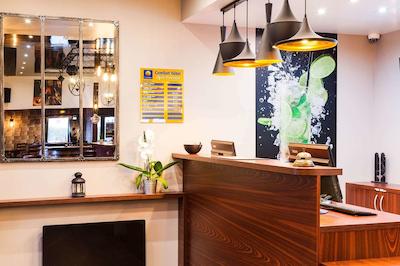 کمفرت هتل اُرلینز اُلیوت پروینسز