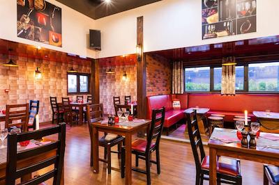 کمفرت هتل اُرلینز اُلیوت پروینسز