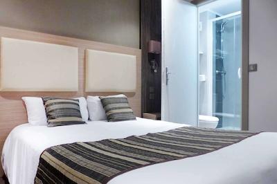 کمفرت هتل اُرلینز اُلیوت پروینسز