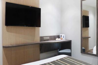 کمفرت هتل اُرلینز اُلیوت پروینسز