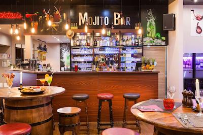 کمفرت هتل اُرلینز اُلیوت پروینسز